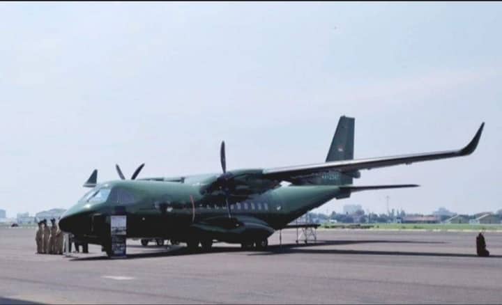 नेपाली सेनाको विमान इन्डोनेसियाबाट ल्याइँदै